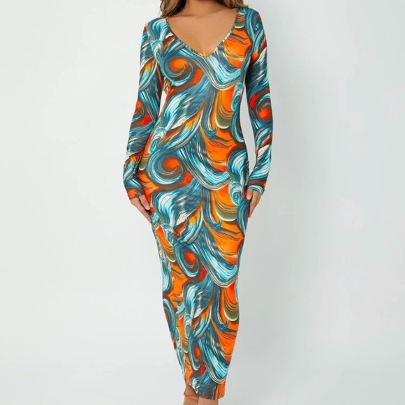 NEW INVENTORY 🍑Scroll Print V Neck Body-con Dress🍑 - Picture 4 of 6